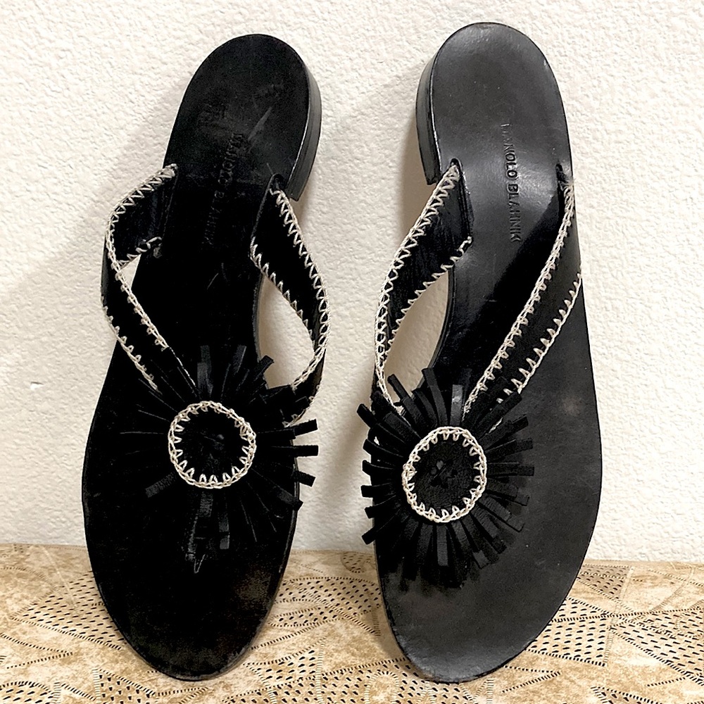 MANOLO BLAHNIK Bold Flower Accent Black Leather Flip Flop Flat Sandals EU40 US 9